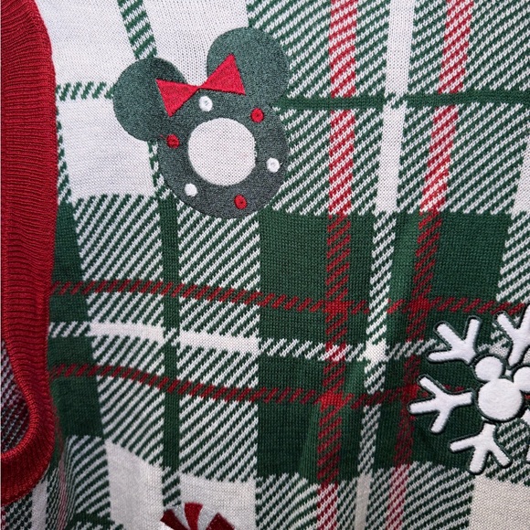 NWT Her Universe Disney Mickey and Minnie Mouse Embroidered Holiday Sweater Vest - Picture 15 of 16